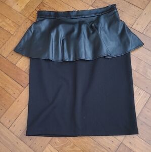 NWT skirt w faux leather peplum Hp🔥🔥🔥